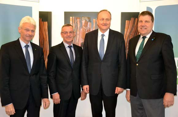 Spitzengespräch zwischen ZVG und DBV, von links nach rechts: ZVG-Vizepräsident Hartmut Weimann, ZVG-Präsident Jürgen Mertz, DBV-Präsident Joachim Rukwied und ZVG-Vizepräsident Andreas Lohff.