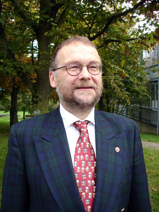 Dr. Ferdinand Dohme aus Hessisch Oldendorf, der kürzlich sein 65. Lebensjahr vollenden konnte.