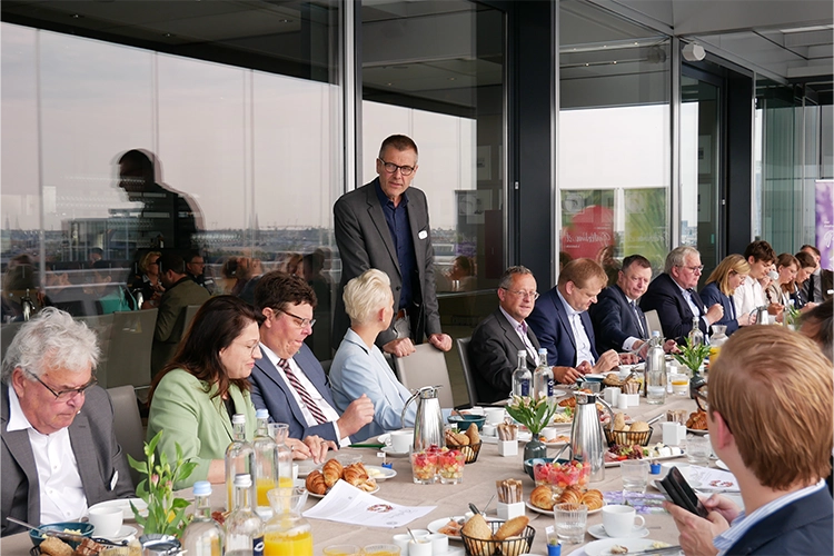Neue Regierung macht Tempo